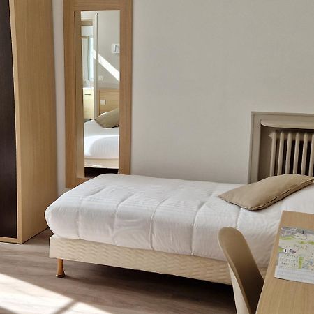 Hotel Du Commerce Fecamp Bagian luar foto